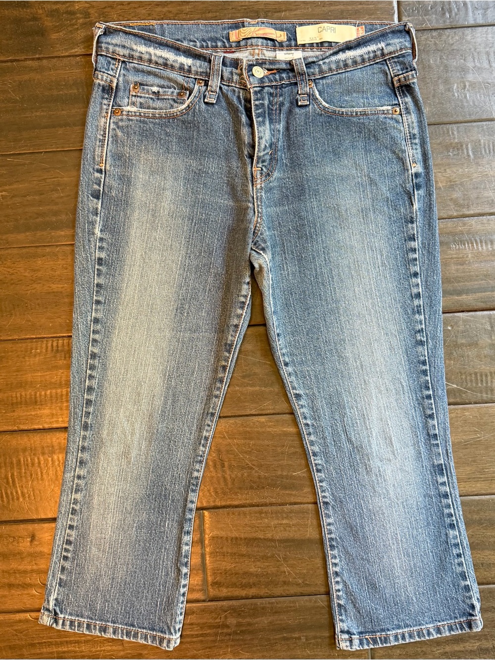 Levi's 515 Capri Women’s Distressed Jeans Size 6